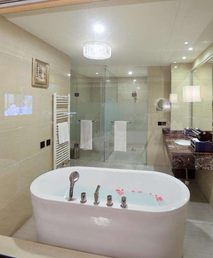Chengdu Zhengyuan Xiyue Hotel Bagian luar foto
